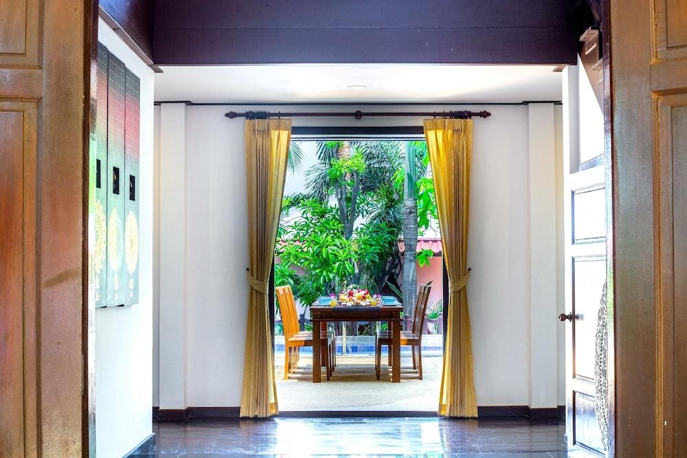 Paradise Island Estate Курортный комплекс 4*